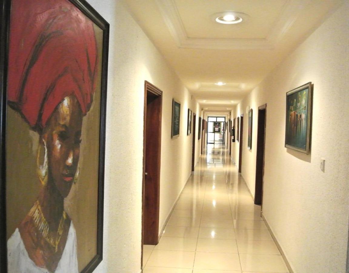 La Playa Suites Lagos Exterior photo