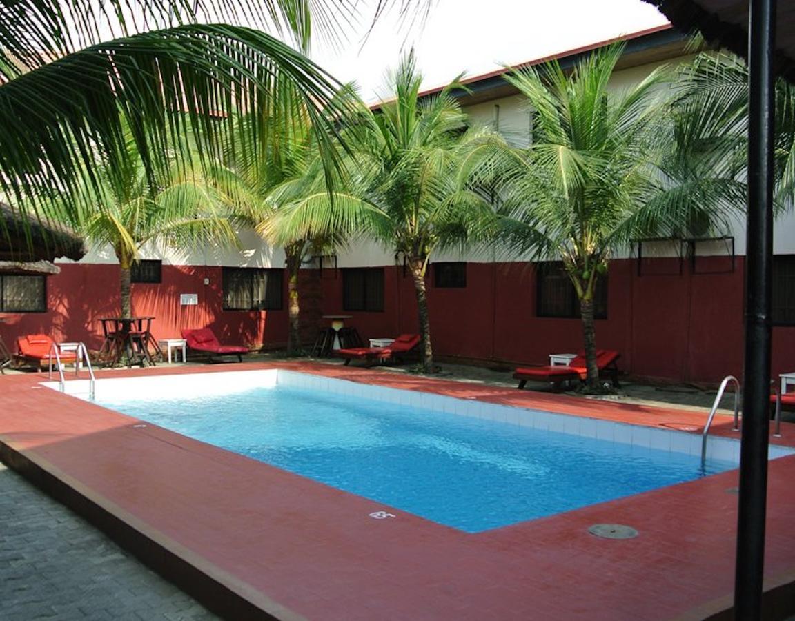 La Playa Suites Lagos Exterior photo