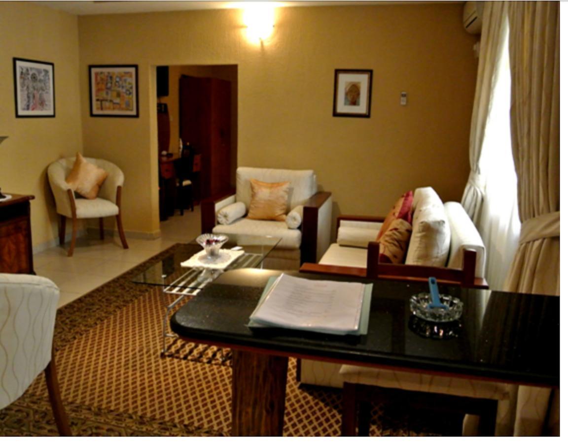 La Playa Suites Lagos Exterior photo