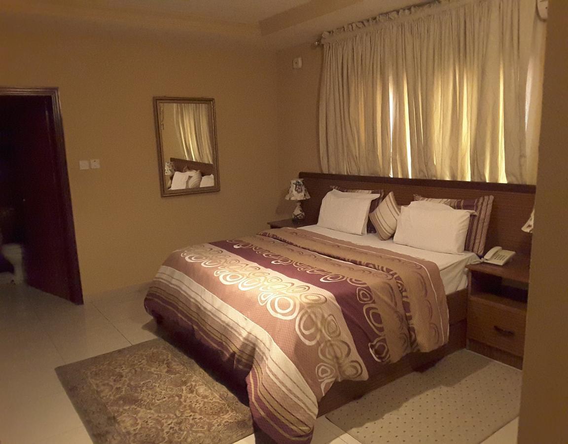 La Playa Suites Lagos Exterior photo