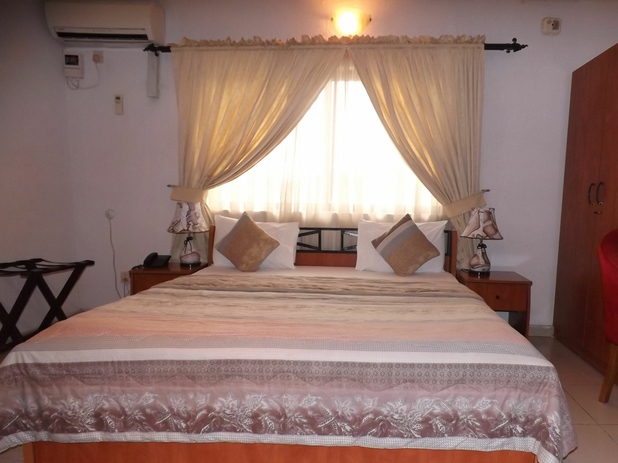 La Playa Suites Lagos Exterior photo